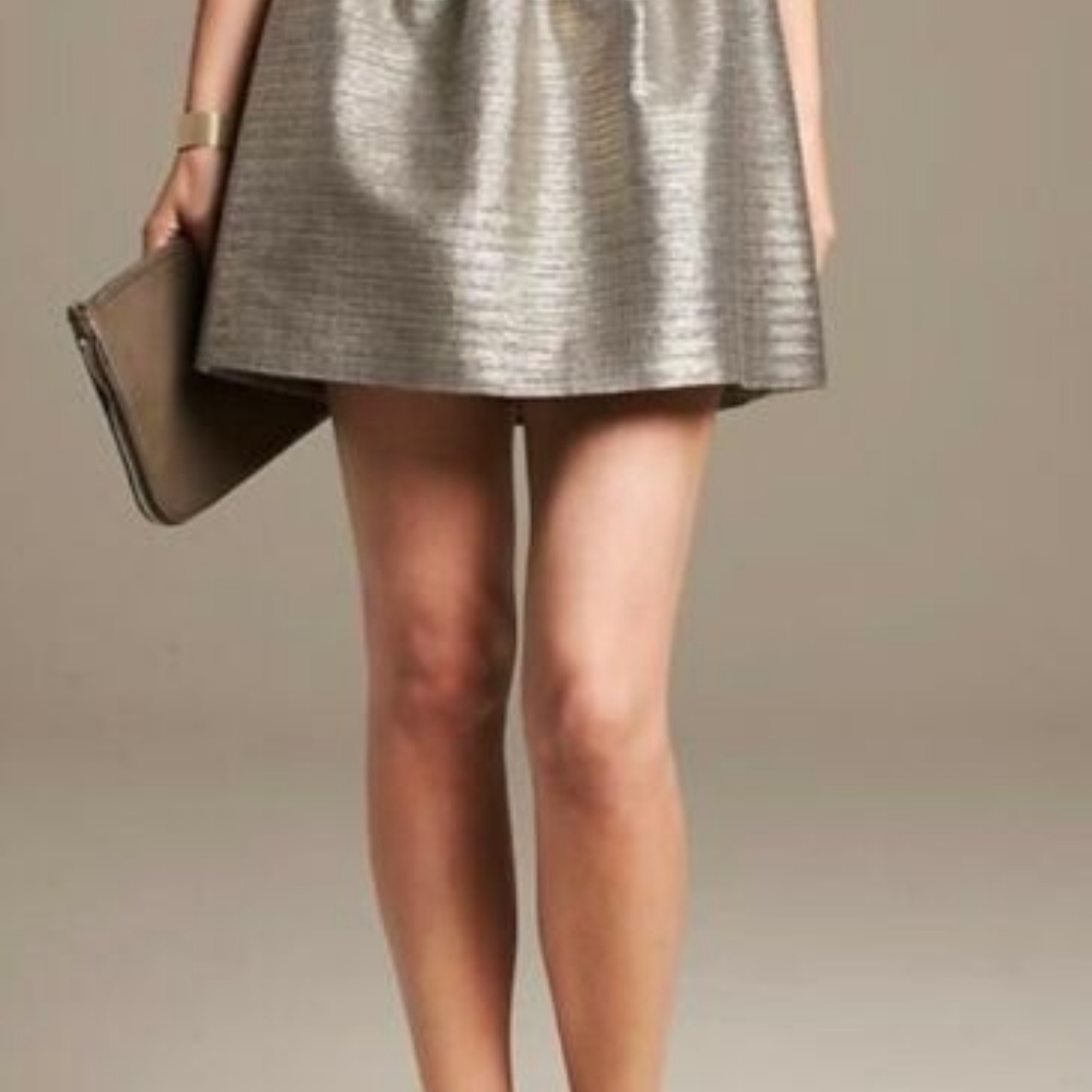 Banana Republic Heritage gold skirt sz 2